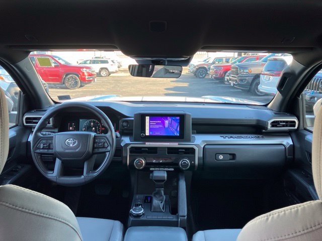 Used 2025 Toyota Tacoma SR5 AWD/4WD image 17
