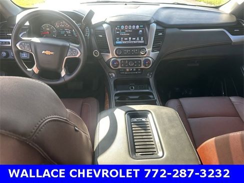 Used 2020 Chevrolet Suburban Premier w/ Premier Plus Edition image 15
