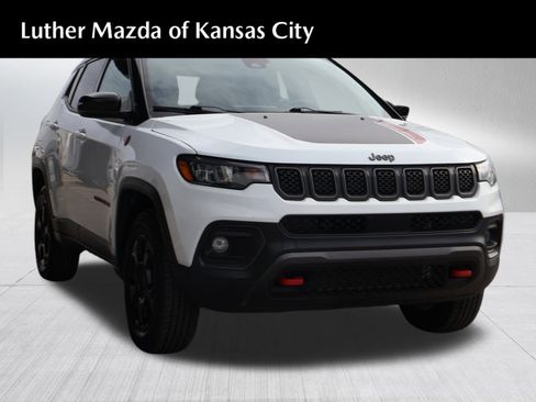 Used 2023 Jeep Compass Trailhawk image 1