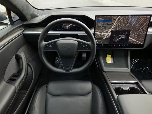 Used 2023 Tesla Model S Plaid image 21