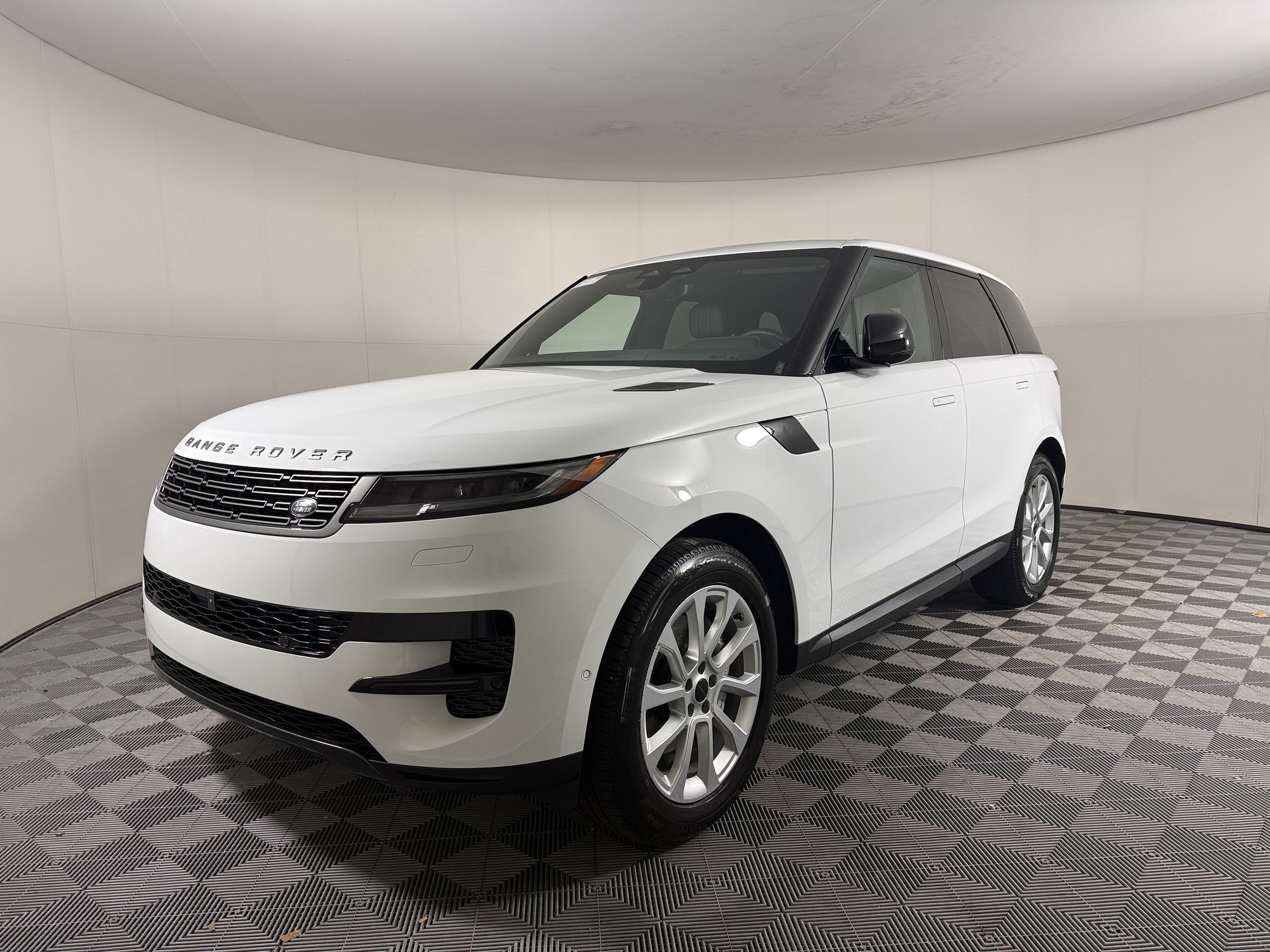 New 2027 Land Rover Range Rover Sport SE AWD/4WD image 1
