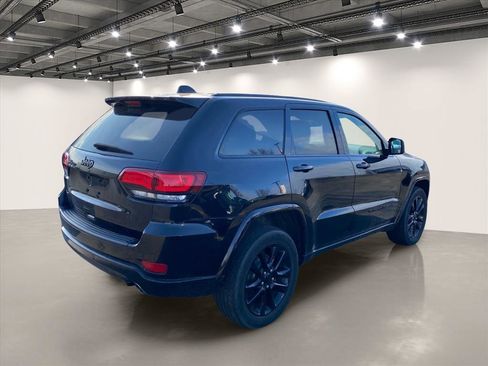 Used 2022 Jeep Grand Cherokee Laredo X AWD/4WD image 7