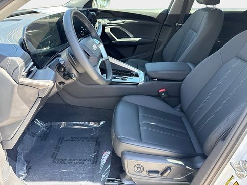 Used 2025 Audi Q5 Premium w/ Convenience Package image 16