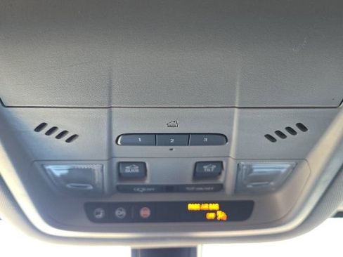 Used 2020 GMC Acadia SLT image 39