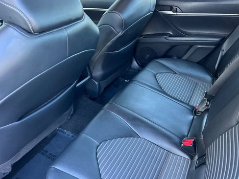 Used 2023 Toyota Camry SE image 4