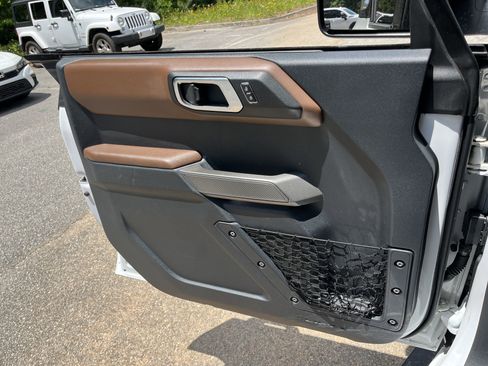 Used 2022 Ford Bronco Outer Banks AWD/4WD image 16