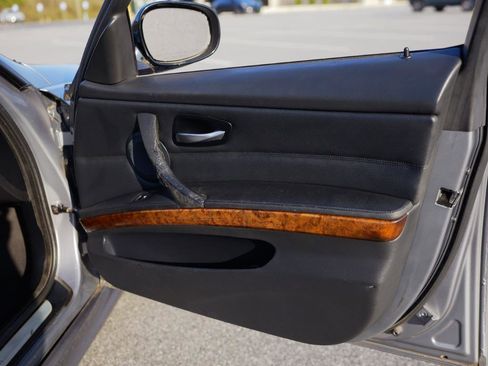 Used 2010 BMW 328i Sedan image 23