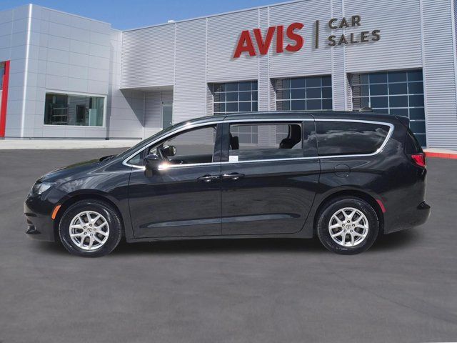 Used 2023 Chrysler Voyager LX FWD image 10