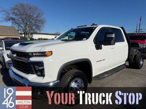 Used 2024 Chevrolet Silverado 3500 LT w/ Convenience Package image 1