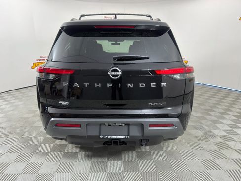 New 2026 Nissan Pathfinder Platinum FWD image 4