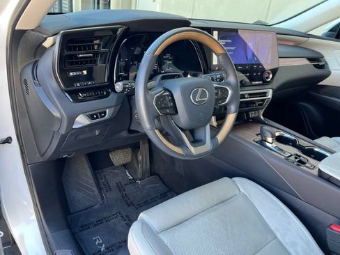 Used 2025 Lexus RX 350 w/ Convenience Package AWD/4WD image 29