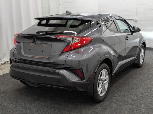 Used 2020 Toyota C-HR LE image 2