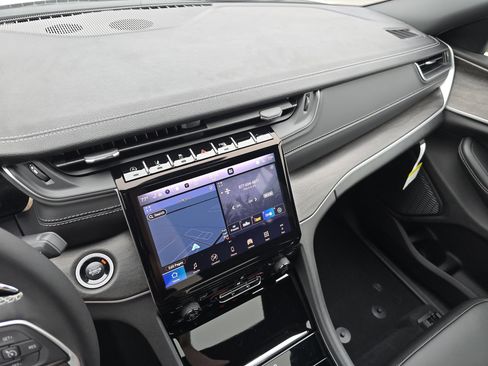 New 2025 Jeep Grand Cherokee Limited w/ MOPAR Finishing Package image 34