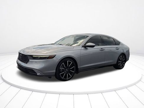 Used 2023 Honda Accord Touring image 7