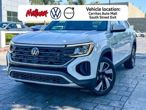 Used 2024 Volkswagen Atlas Cross Sport SE FWD image 1