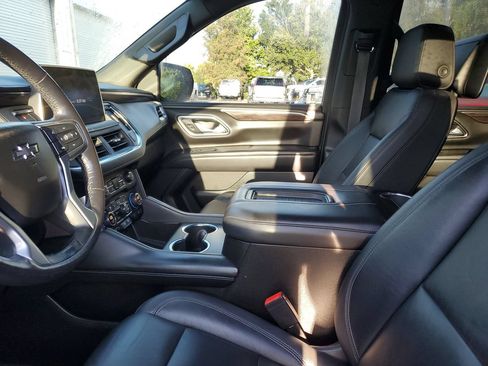 Used 2021 Chevrolet Tahoe Z71 w/ Luxury Package AWD/4WD image 16
