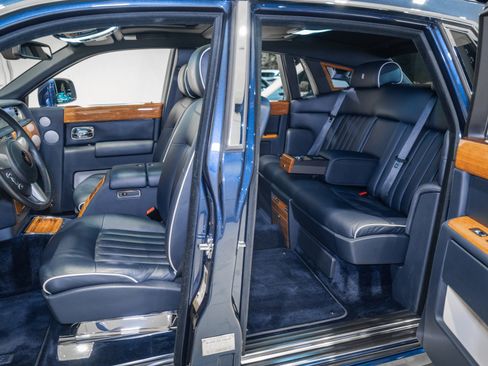 Used 2011 Rolls-Royce Phantom Sedan RWD image 32