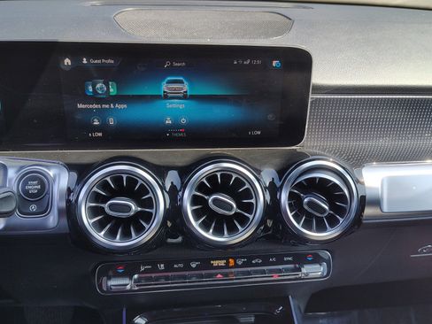 Used 2021 Mercedes-Benz GLB 250 4MATIC image 20