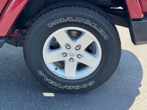 Used 2012 Jeep Wrangler Sahara AWD/4WD image 7