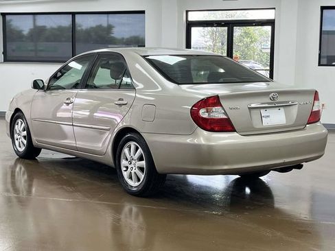 Used 2004 Toyota Camry XLE FWD image 7