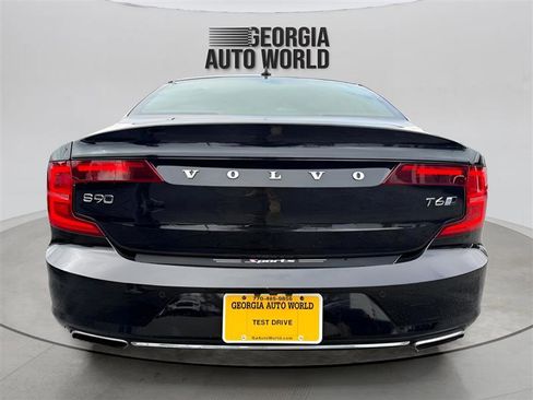 Used 2020 Volvo S90 T6 R-Design image 4