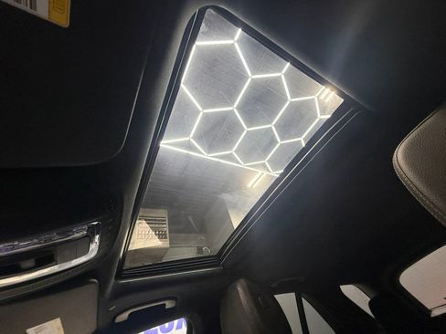 Used 2022 Mercedes-Benz GLE 350 GLE 350 4MATIC SUV w/ Premium Package image 33