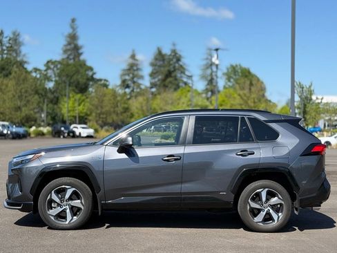 Used 2024 Toyota RAV4 SE AWD/4WD image 2