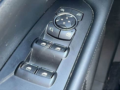 Used 2022 Lincoln Nautilus FWD w/ Premium Package image 18