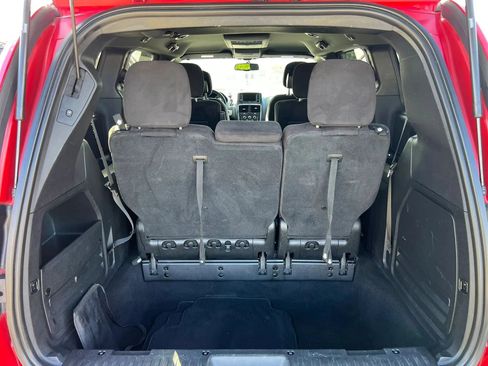 Used 2014 Dodge Grand Caravan SXT w/ UConnect Hands-Free Group FWD image 30