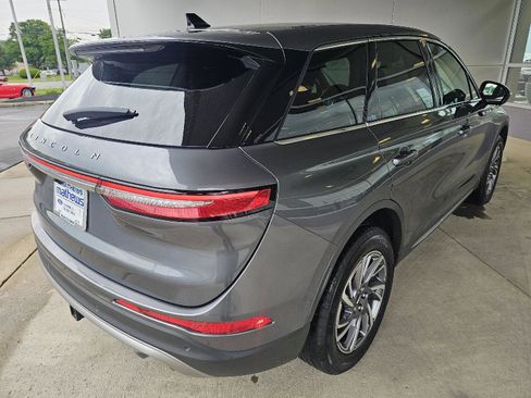 Used 2025 Lincoln Corsair AWD w/ Equipment Group 101A image 5