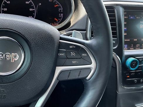Used 2017 Jeep Grand Cherokee Altitude AWD/4WD image 21