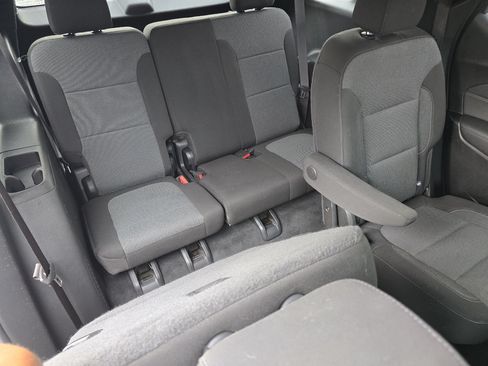 Used 2023 Chevrolet Traverse LT FWD image 30