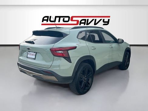 Used 2025 Chevrolet Trax ACTIV w/ Sunroof Package FWD image 7