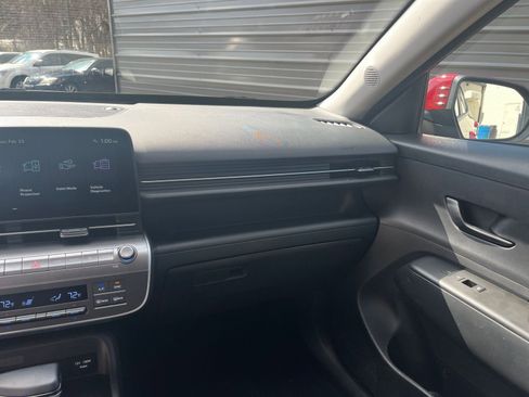 Used 2025 Hyundai Kona SEL image 30
