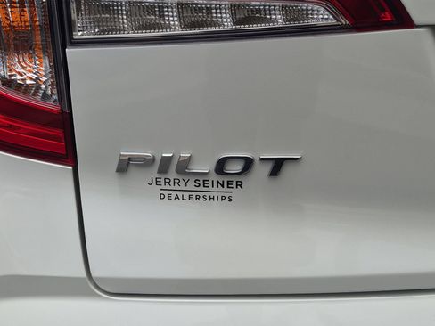 Used 2019 Honda Pilot Touring image 13