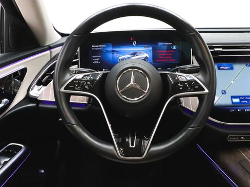 Used 2025 Mercedes-Benz E 350 4MATIC Sedan image 18
