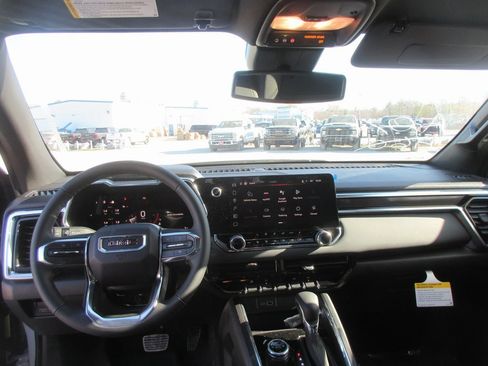 New 2026 GMC Canyon Elevation w/ Convenience Package image 15