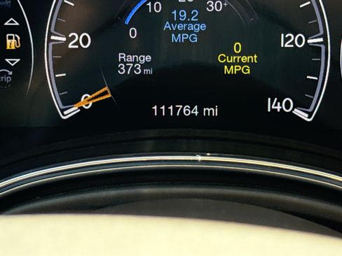 Used 2020 Jeep Grand Cherokee Overland AWD/4WD image 22