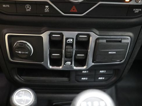 Used 2021 Jeep Wrangler Unlimited Sport image 22