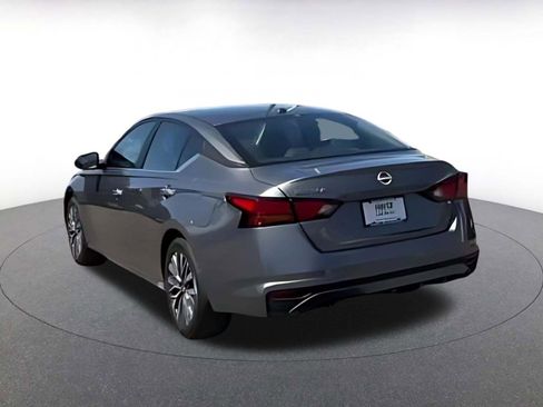 Used 2025 Nissan Altima 2.5 SV image 15