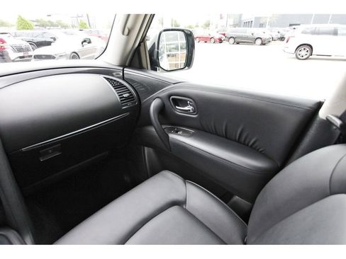 Used 2024 Nissan Armada SV RWD image 8