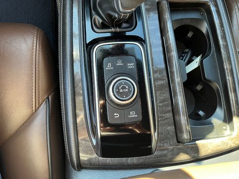 Used 2022 Nissan Armada Platinum w/ Captain's Chairs Package image 27