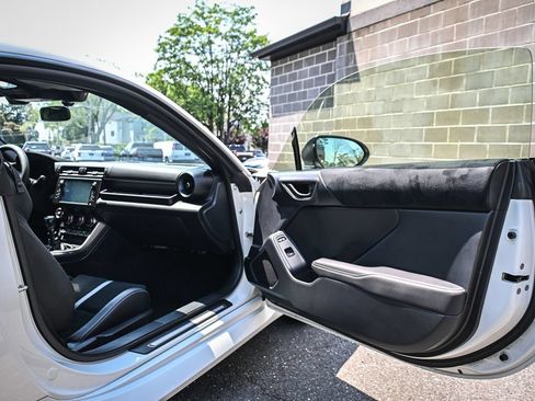 Used 2024 Toyota GR86 Premium RWD image 13