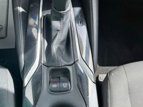 Used 2021 Toyota Corolla LE FWD image 22