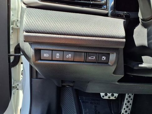 Used 2025 Toyota Camry SE FWD image 13