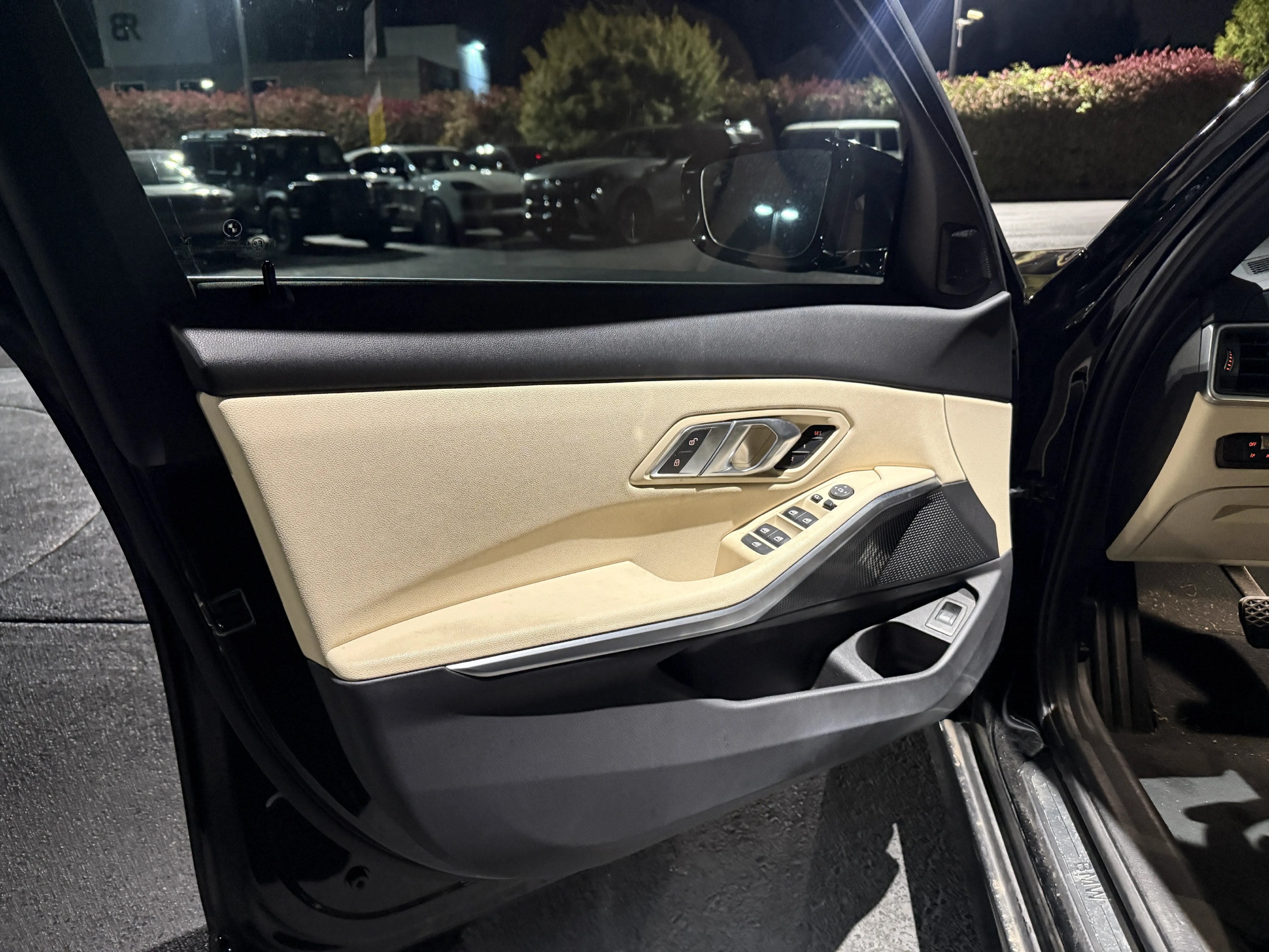 Used 2019 BMW 330i Sedan w/ Driving Assistance Package RWD image 3