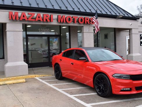 Used 2020 Dodge Charger SXT w/ Driver Convenience Group image 9