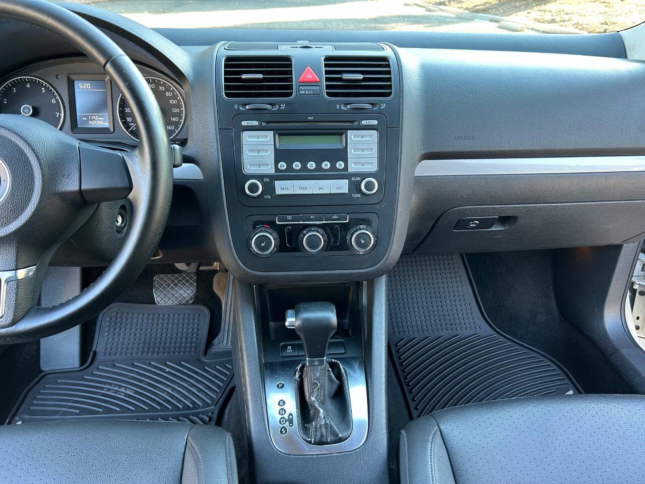 Used 2010 Volkswagen Jetta Limited Edition FWD image 34
