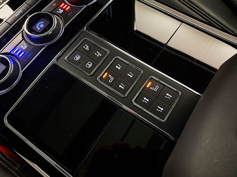 Used 2015 Land Rover Range Rover Long Wheelbase Autobiography image 49