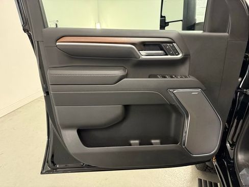 New 2025 GMC Sierra 2500 Denali w/ Denali Reserve Package image 12